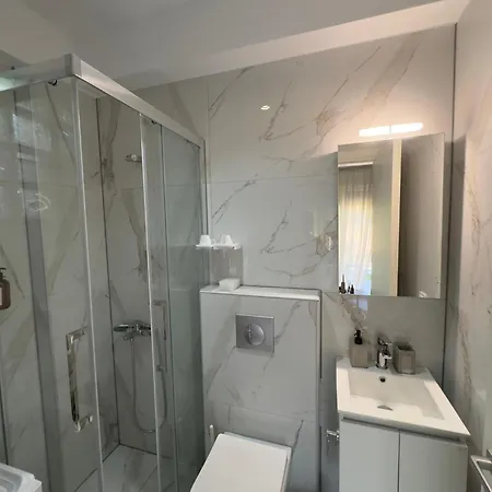 In Paralia Ofriniou Ofrínion