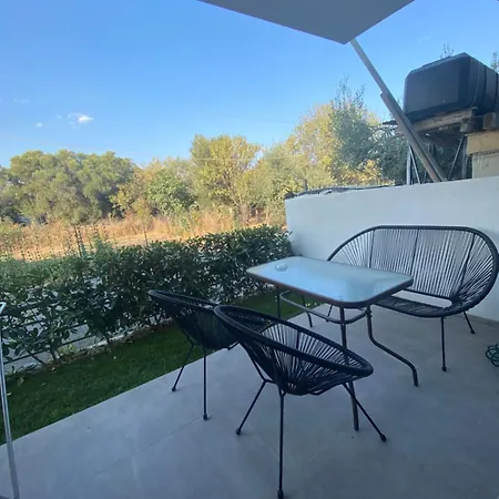 In Paralia Ofriniou Lägenhet