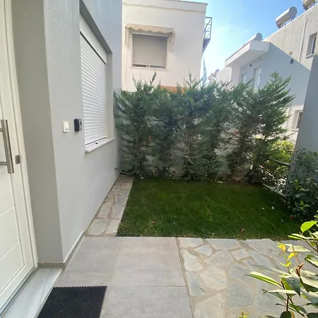 In Paralia Ofriniou Lägenhet *