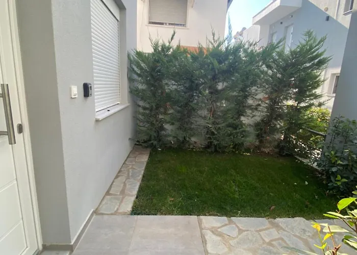 In Paralia Ofriniou Apartment *